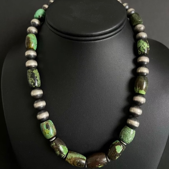 Sterling Silver Green Turquoise W Pearls Bead Necklace. 18 inch
